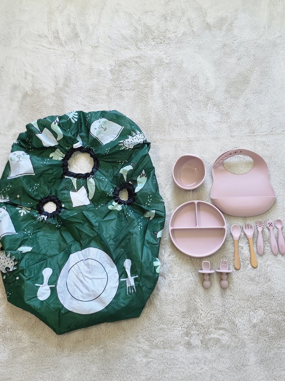 Infants BPA Free Feeding Set And Allover Waterproof Bib For Ages 6M+